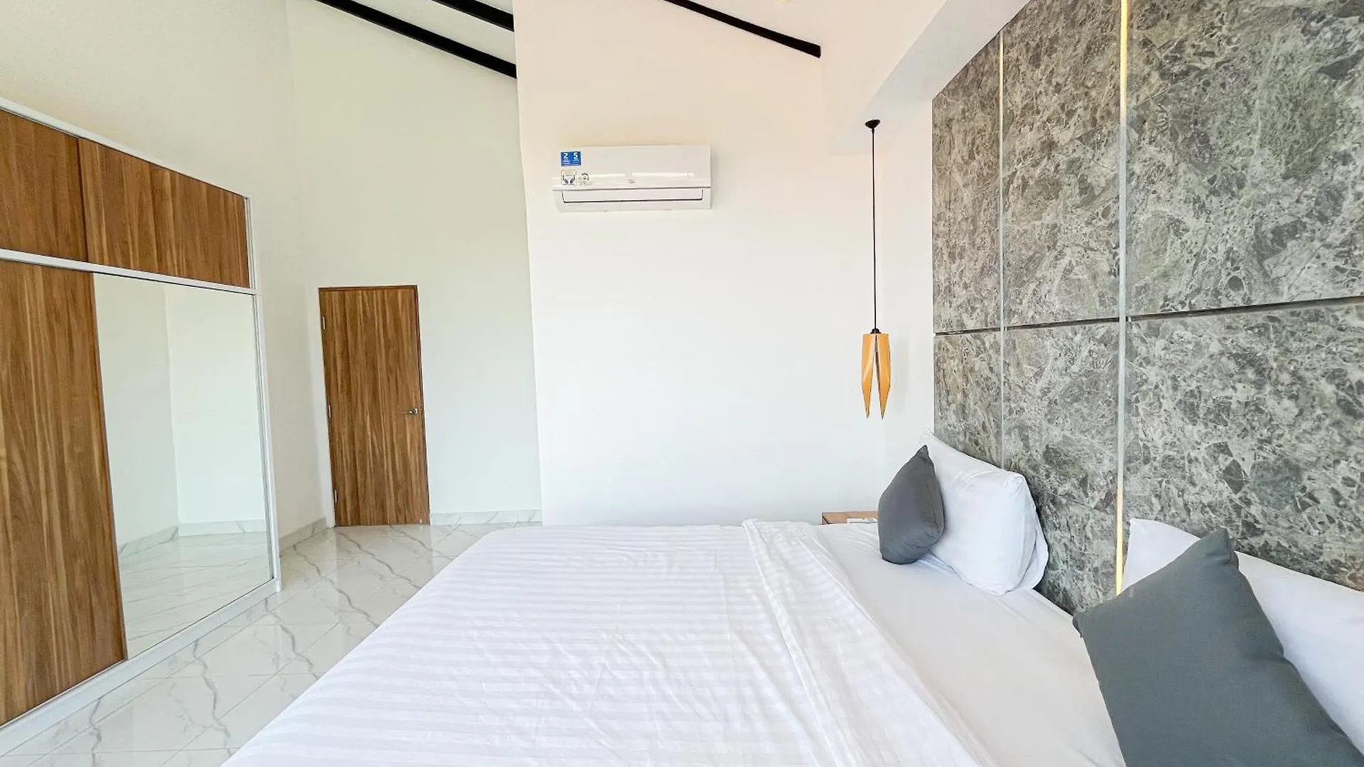 Villa Seminyak Loft 360 3 Bedroom  Seminyak (Bali)